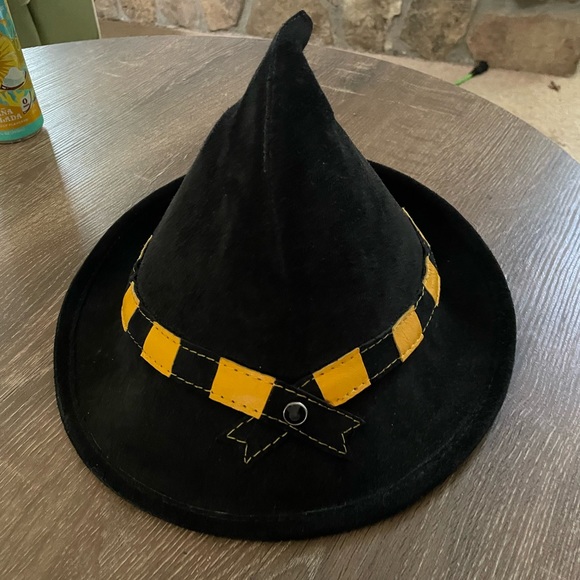 blonde swan Accessories - Blonde Swan Leather witch hat